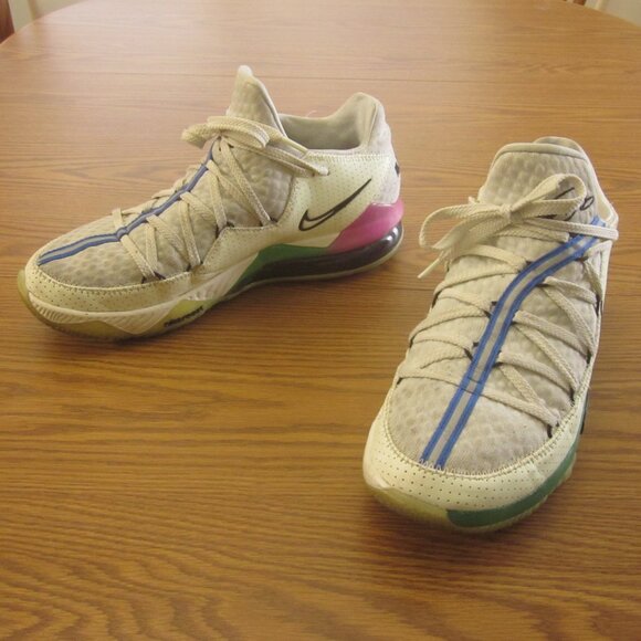 Nike Lebron XVII 17 Low Glow Iin the Dark Spruce Aura Green - Picture 3 of 6